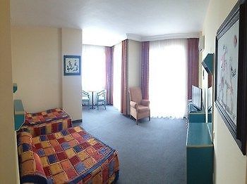 Angel Beach Hotel Tosmur Buitenkant foto